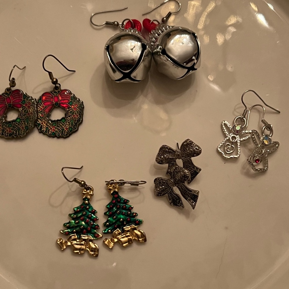 5 pair holiday earrings for pierced ears